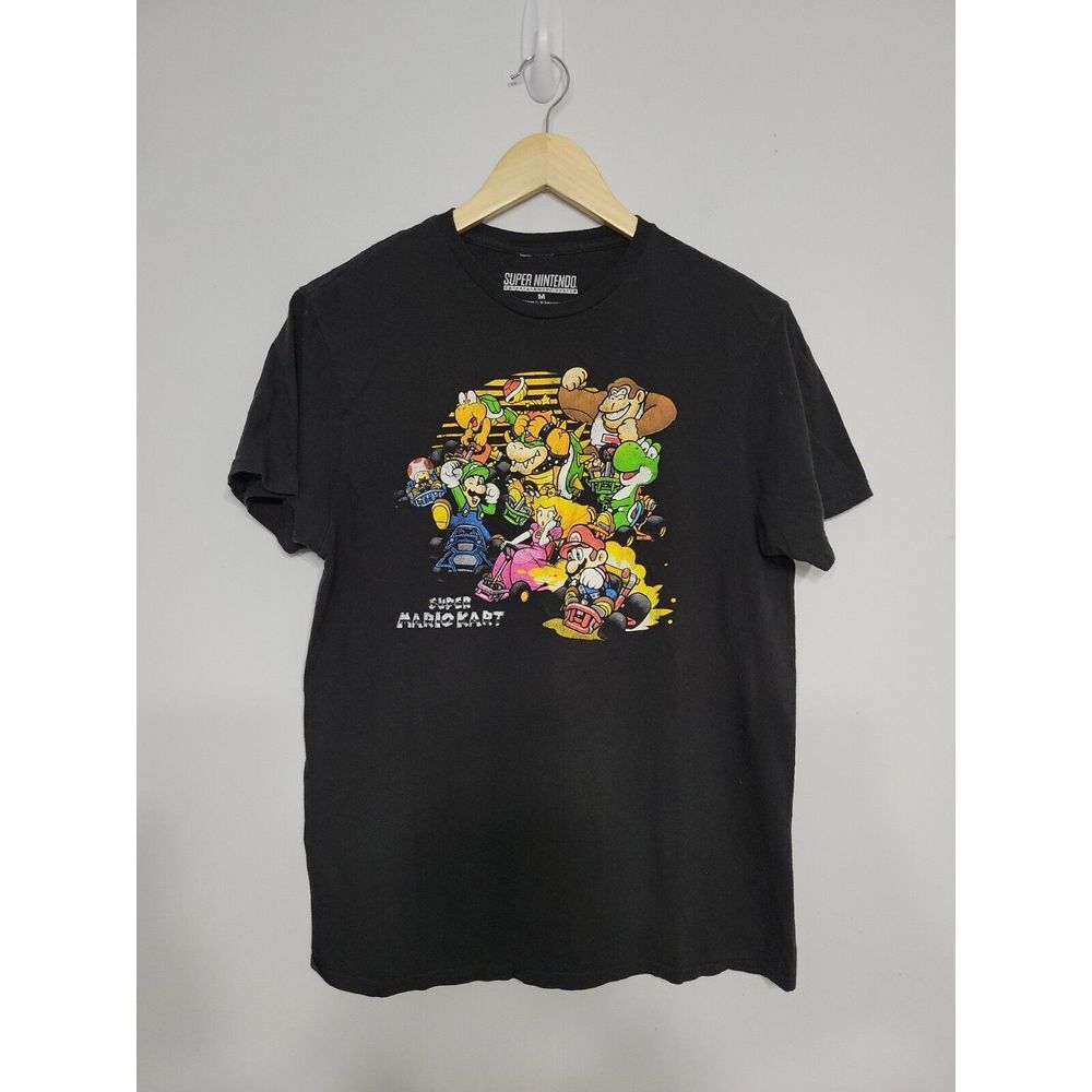 Super Nintendo Men's Tshirt Size Medium Mario Kart‎